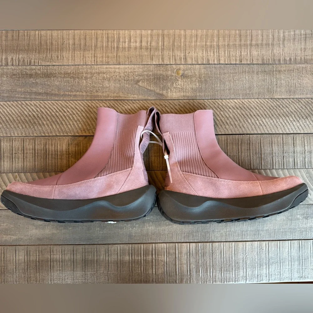 The North Face Women's Halseigh Knit Winter Boots Size 9.5 (NWOT)